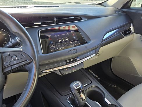 Used 2019 Cadillac XT4 Luxury image 24