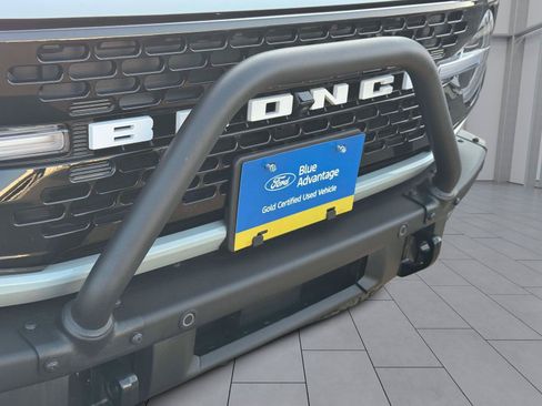 Certified 2023 Ford Bronco Wildtrak AWD/4WD image 10