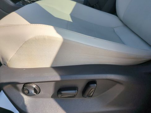 Used 2018 Volkswagen Tiguan SEL FWD image 15