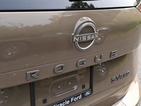 Used 2024 Nissan Rogue SV image 29