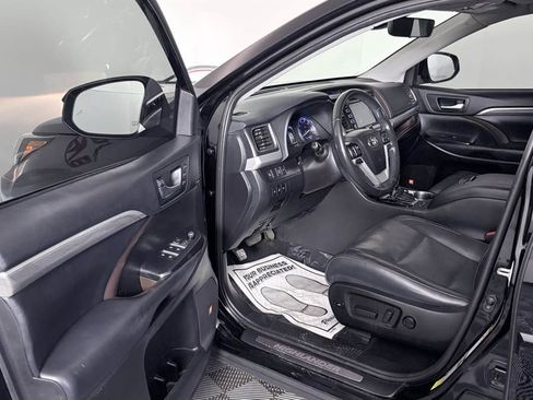 Used 2019 Toyota Highlander Limited Platinum AWD/4WD image 10