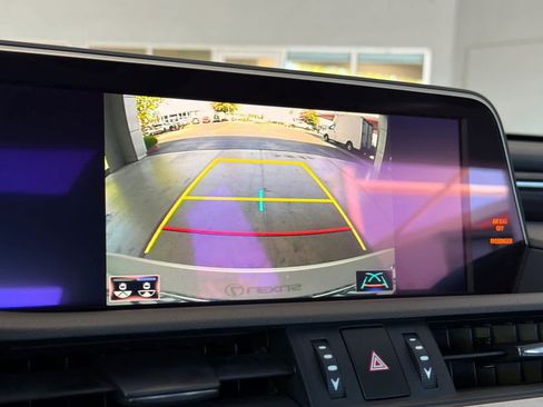 Used 2019 Lexus ES 350 w/ Premium Package FWD image 20