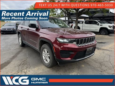 Used 2023 Jeep Grand Cherokee Laredo AWD/4WD image 1