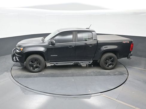 Used 2017 Chevrolet Colorado LT w/ Midnight Edition image 18