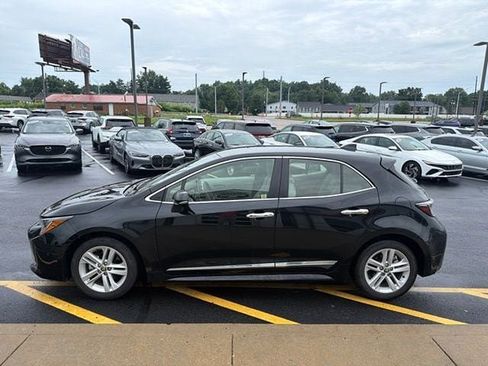 Used 2019 Toyota Corolla SE w/ SE Option Package FWD image 3