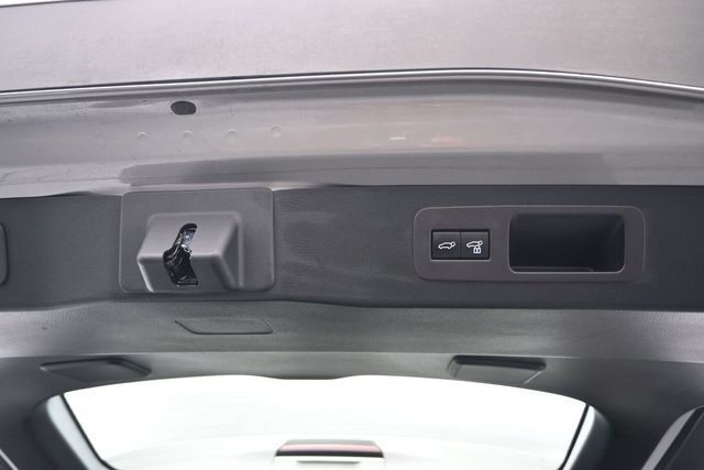 Used 2023 Lexus LX 600 4WD w/ Luxury Package image 36