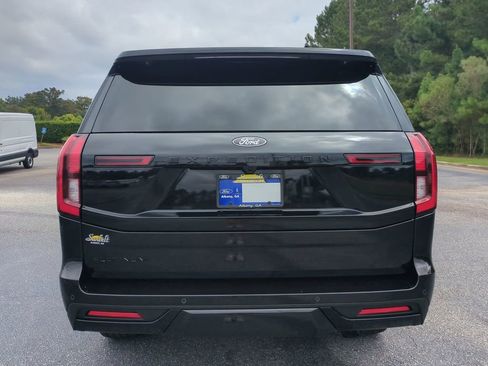 New 2025 Ford Expedition Platinum w/ Stealth Appearance Package image 4
