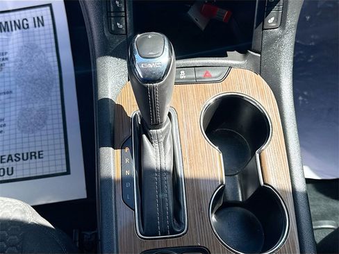 Used 2019 GMC Acadia SLE w/ LPO, Black Accent Package image 18