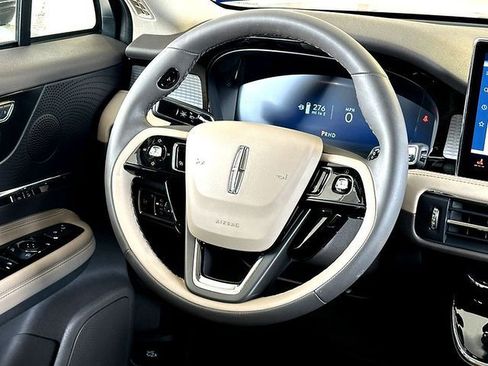Used 2023 Lincoln Corsair FWD image 30