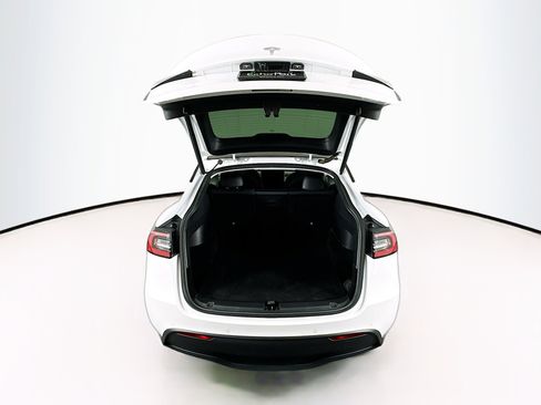 Used 2021 Tesla Model Y Long Range AWD/4WD image 27