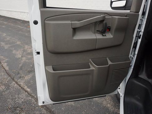 Certified 2025 Chevrolet Express 3500 w/ Driver Convenience Package image 18