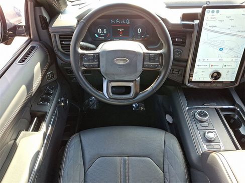 Certified 2023 Ford Expedition Platinum image 12