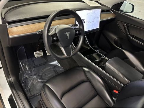 Used 2021 Tesla Model Y Long Range image 19