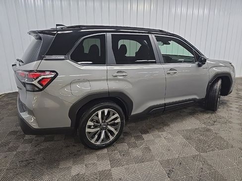 Used 2025 Subaru Forester Touring image 3