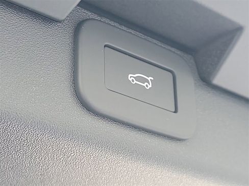 New 2026 Land Rover Discovery Limited Edition image 12