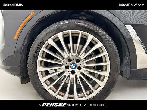 Used 2023 BMW X7 xDrive40i w/ Premium Package image 2