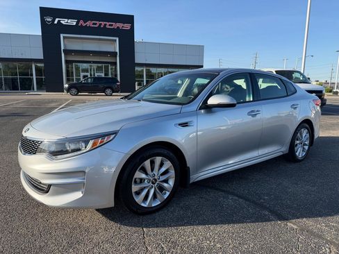 Used 2018 Kia Optima EX w/ Premium Package FWD image 7