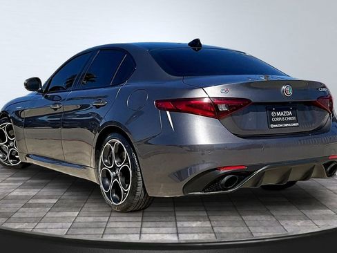 Used 2022 Alfa Romeo Giulia Veloce RWD image 5