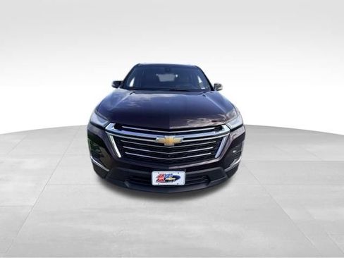Used 2023 Chevrolet Traverse LT w/ LT Premium Package AWD/4WD image 3