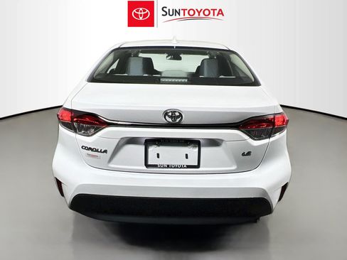 Used 2026 Toyota Corolla LE FWD image 5