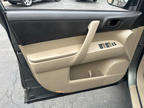 Used 2010 Toyota Highlander 2WD image 14