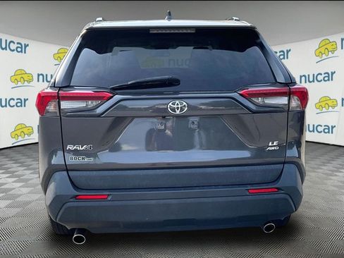 Used 2020 Toyota RAV4 LE w/ Carpet Mat Package AWD/4WD image 3