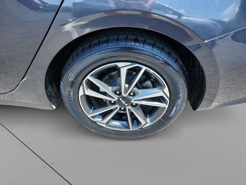 Used 2023 Kia Forte LXS FWD image 14