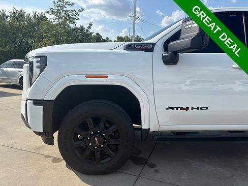 Used 2024 GMC Sierra 2500 AT4 w/ AT4 Preferred Package AWD/4WD image 7