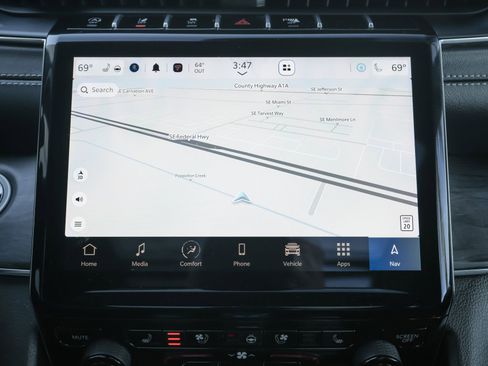 Used 2024 Jeep Grand Cherokee L Overland w/ Trailer Tow Package image 13