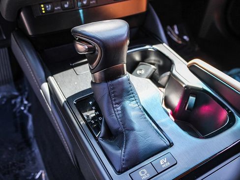Used 2025 Lexus ES 300h w/ Premium Package FWD image 20