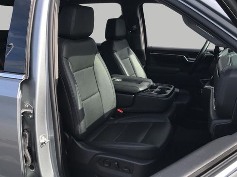 Used 2025 GMC Sierra 1500 SLT AWD/4WD image 6