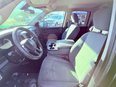 Used 2017 RAM 1500 Express AWD/4WD image 9