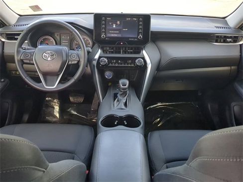 Certified 2022 Toyota Venza LE image 15