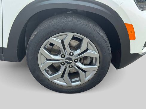 Used 2024 Kia Seltos S AWD/4WD image 7
