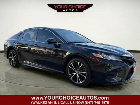 Used 2020 Toyota Camry SE FWD image 6