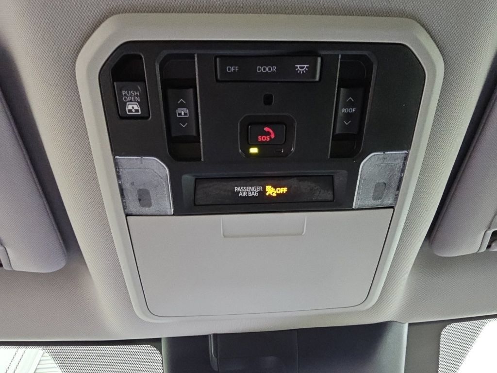 Used 2024 Toyota Tundra Limited AWD/4WD image 23