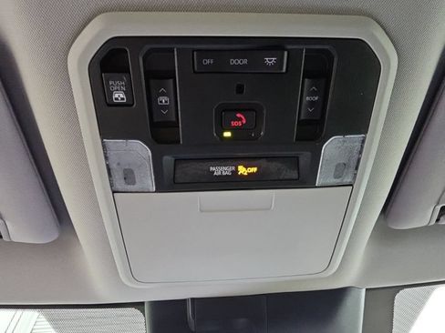 Used 2024 Toyota Tundra Limited AWD/4WD image 23