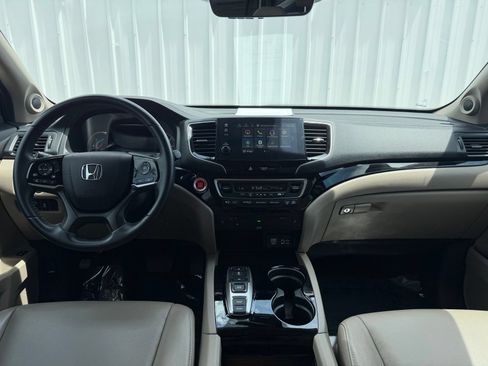 Used 2022 Honda Pilot Touring image 12