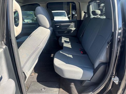 Used 2017 RAM 1500 Classic SLT AWD/4WD image 10