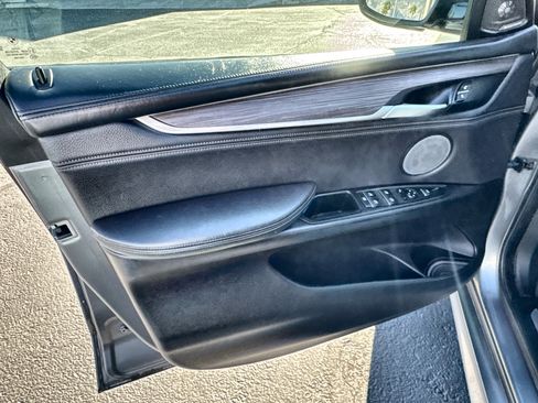 Used 2018 BMW X5 xDrive40e image 23