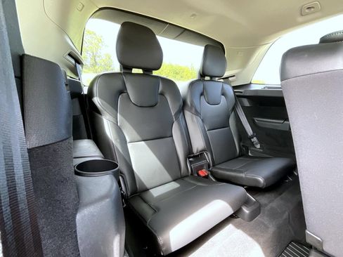 Used 2020 Volvo XC90 T5 Momentum w/ Protection Package Premier AWD/4WD image 20