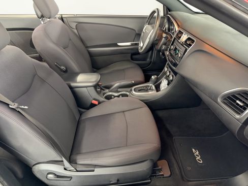 Used 2013 Chrysler 200 Touring FWD image 30