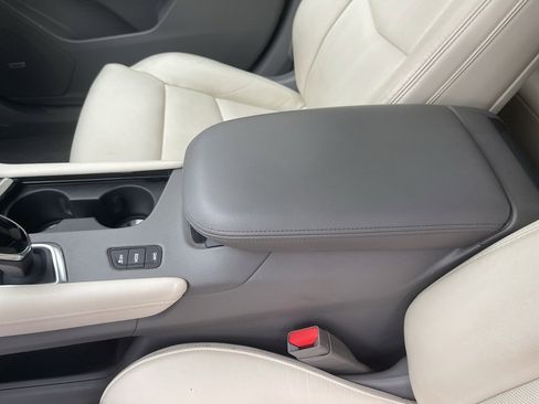 Used 2017 Cadillac XT5 Luxury w/ Driver Awareness Package image 19