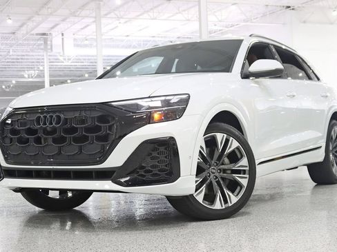 Used 2025 Audi Q8 Premium Plus AWD/4WD image 6