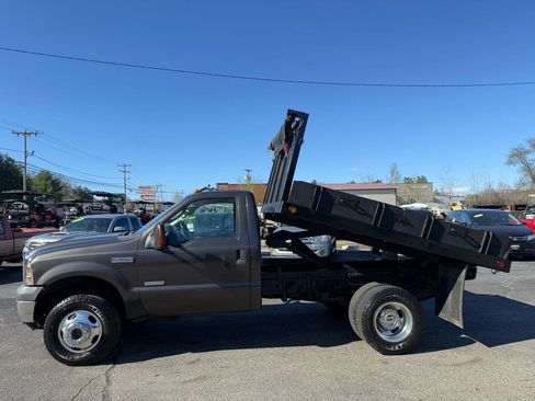 Used 2006 Ford F350 4x4 Regular Cab DRW Super Duty image 11