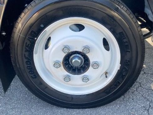 Used 2024 Isuzu NPR image 30