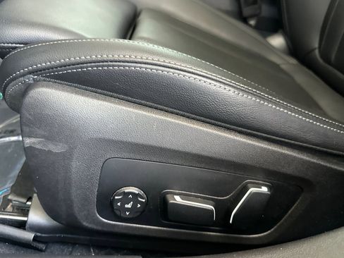 Used 2025 BMW 330i Sedan RWD image 13