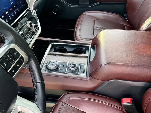 Certified 2024 Ford Expedition Limited image 15