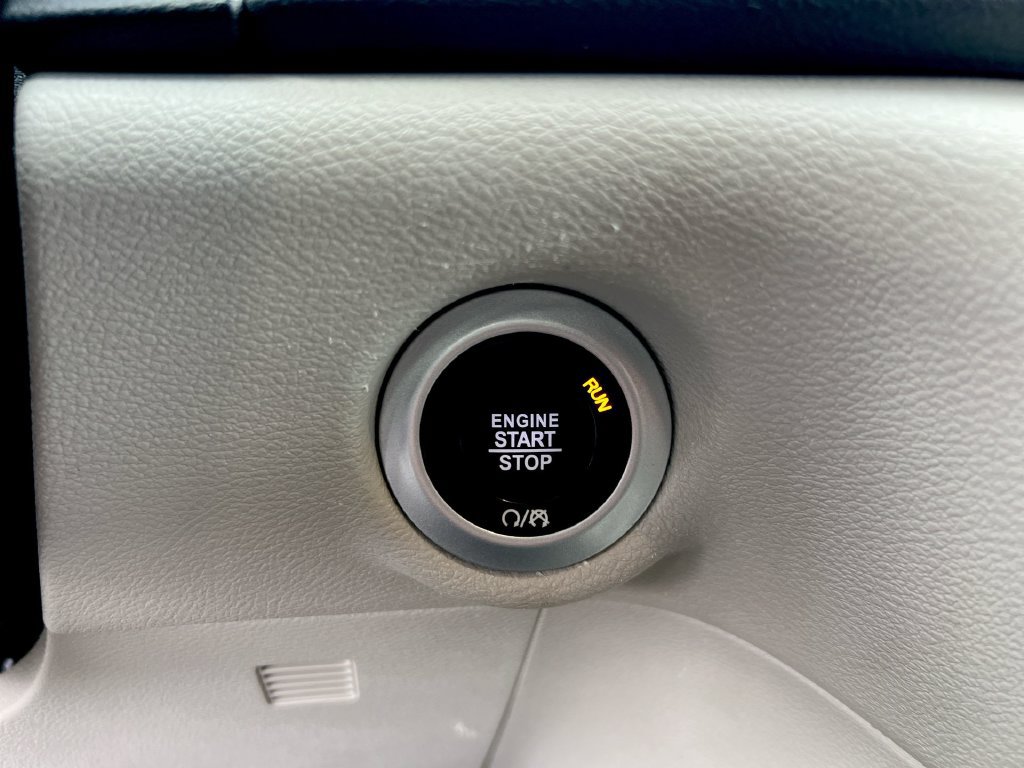 Used 2019 Chrysler Pacifica LX w/ Tire & Wheel Group FWD image 15