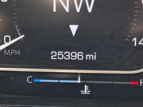 Used 2024 GMC Sierra 1500 SLT image 16